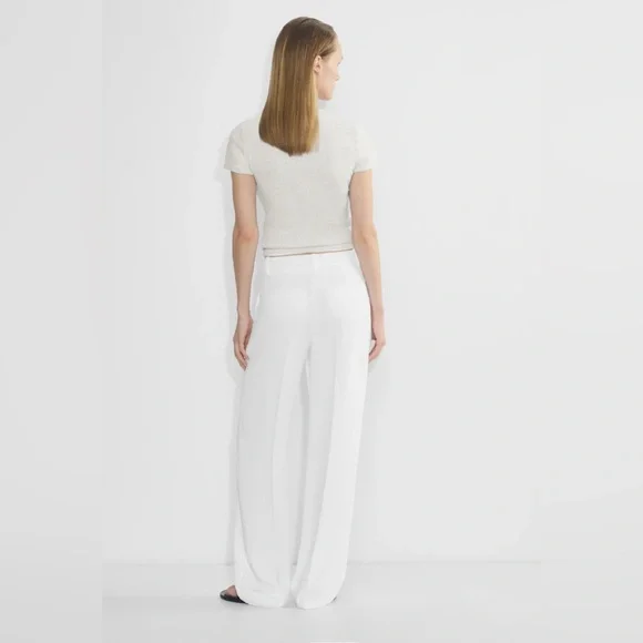 Aritzia The Effortless Pant - Low Rise Crepette NWT! Size 4 - Picture 3 of 3